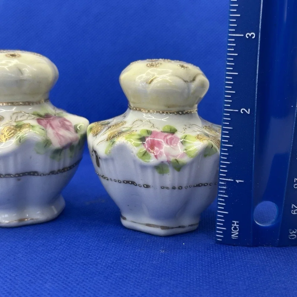 Antique Nippon Porcelain Hand Painted Salt Pepper Shakers Ceramic Never Lids‎